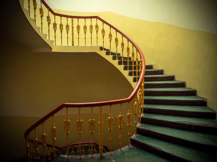 monte-escalier à Nîmes